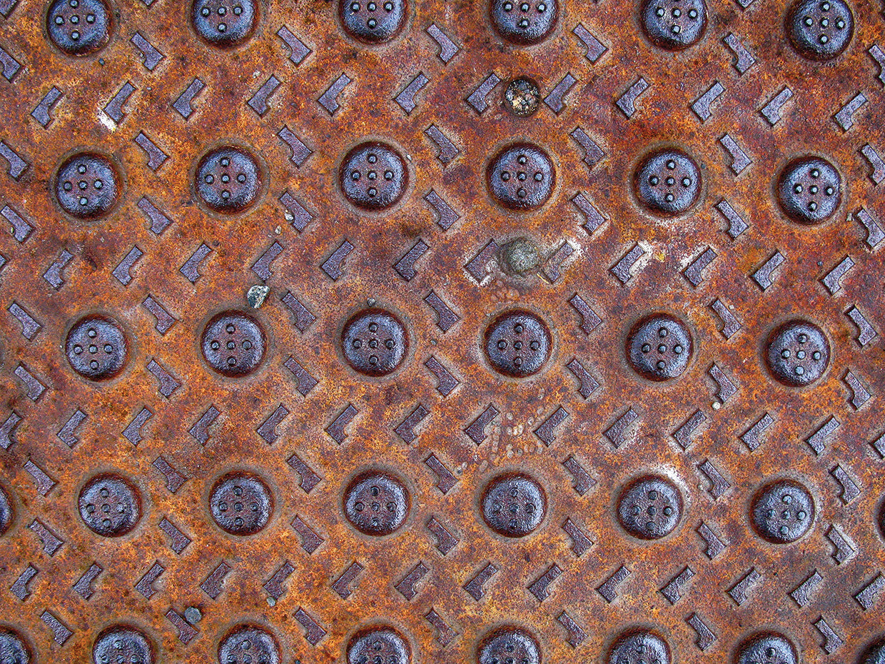 Old Montreal Metal Grate 02