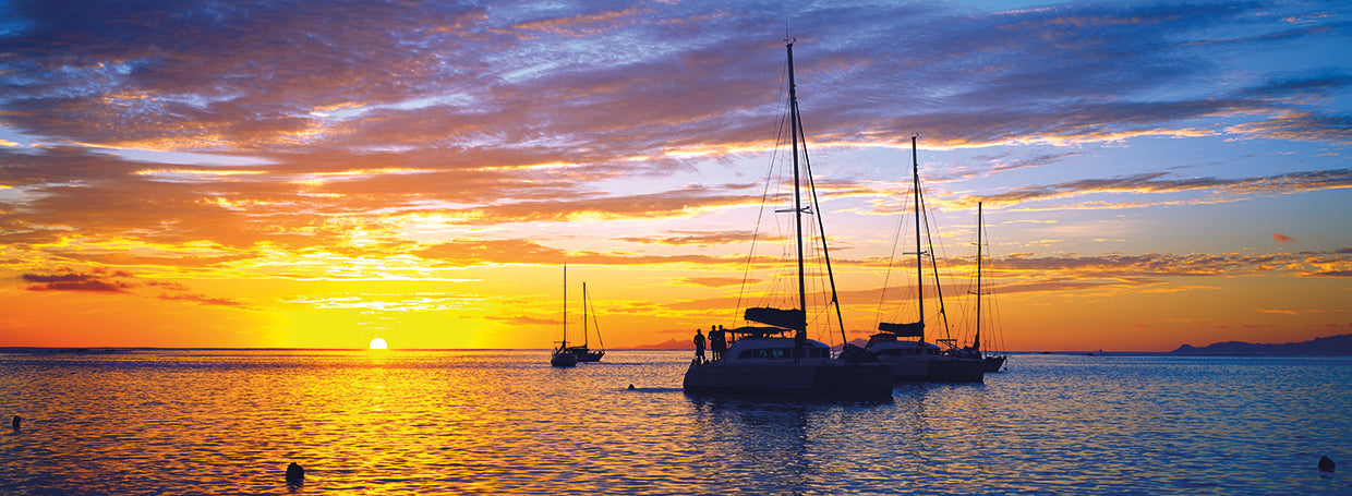 Silhouette of Tahiti Sailboats