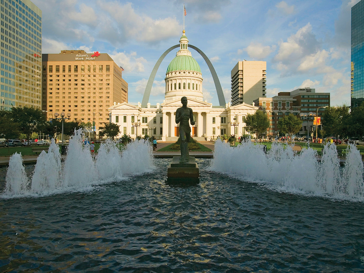 Kiener Plaza en Gateway Arch Lienzo