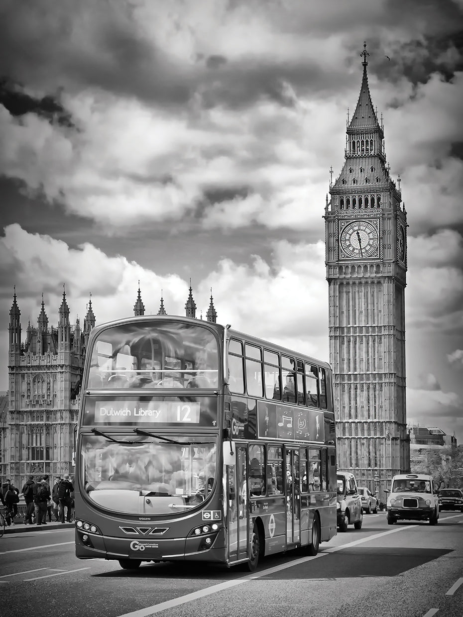 LONDON Houses of Parliament and traffic