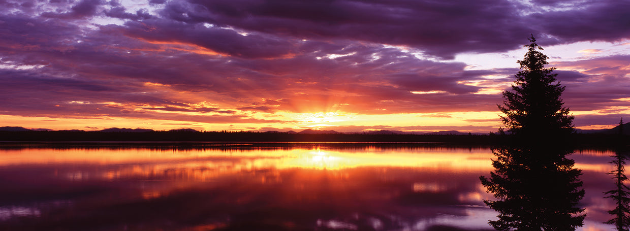 Nubes de tormenta sobre un lago al amanecer, Jenny Lake, Parque Nacional Grand Teton, Wyoming, EE. UU. Lienzo
