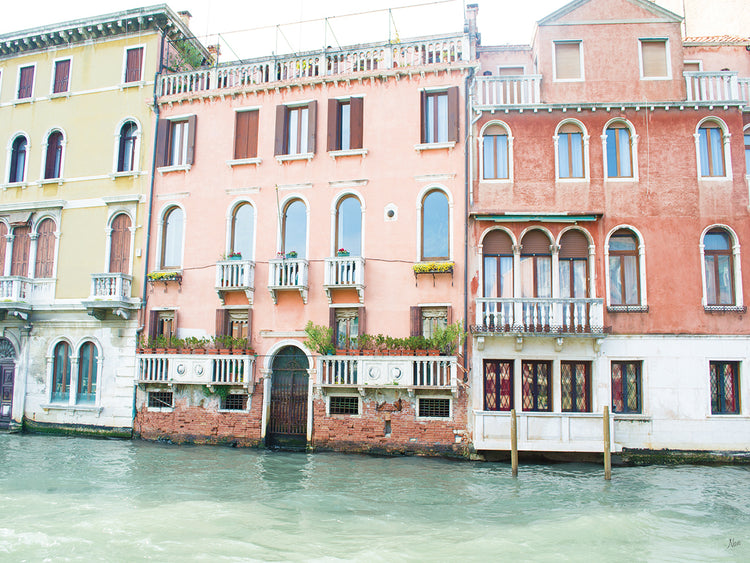 Edificio del Canal II Lienzo