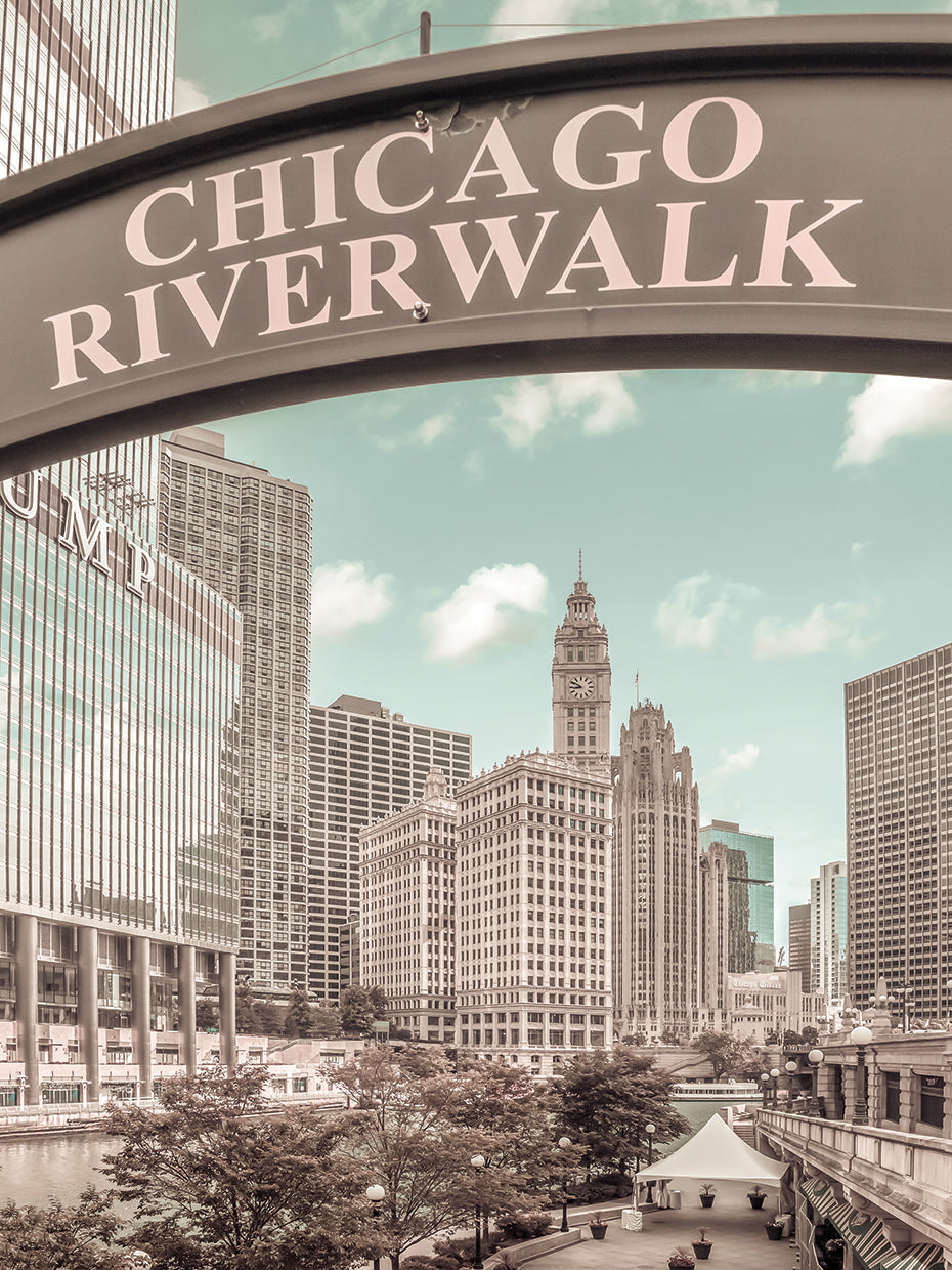CHICAGO Riverwalk | urban vintage style