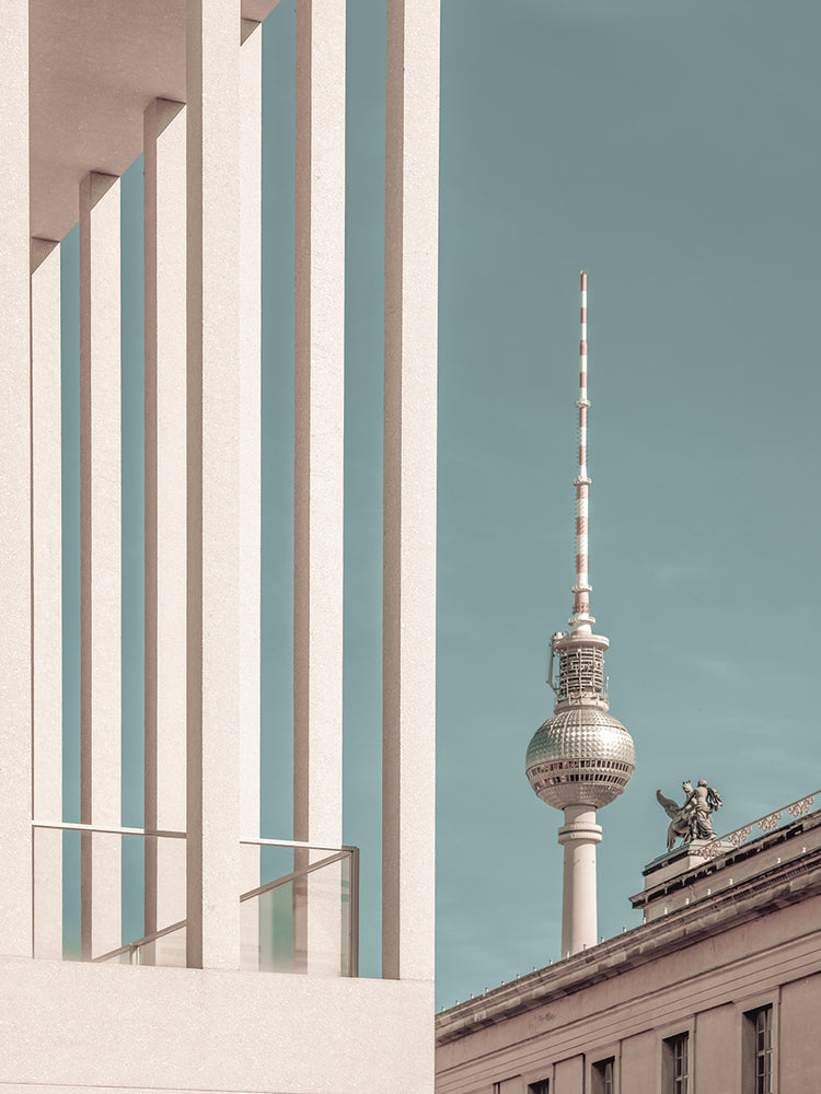 BERLIN Television Tower & Museum Island | urban vintage