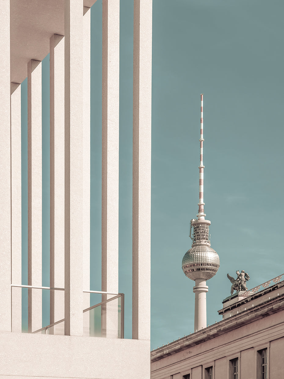 BERLIN Television Tower & Museum Island | urban vintage