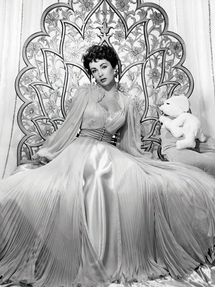 Elizabeth Taylor 1951 Glamour Shoot