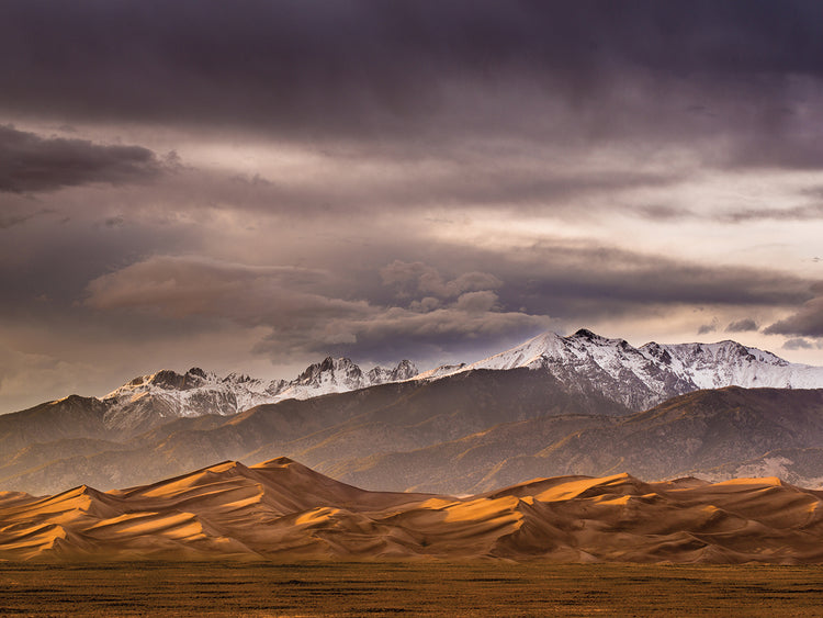 Arte de la lona de la montaña del desierto