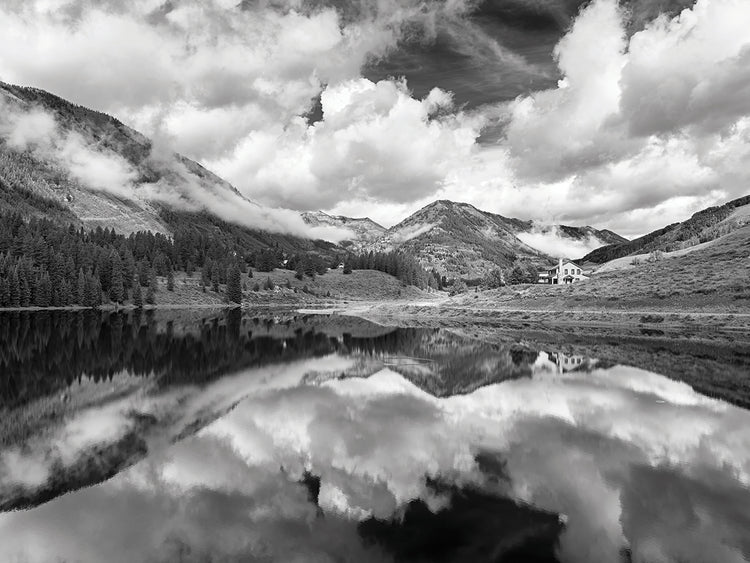 Casa in Paradiso Monochrome