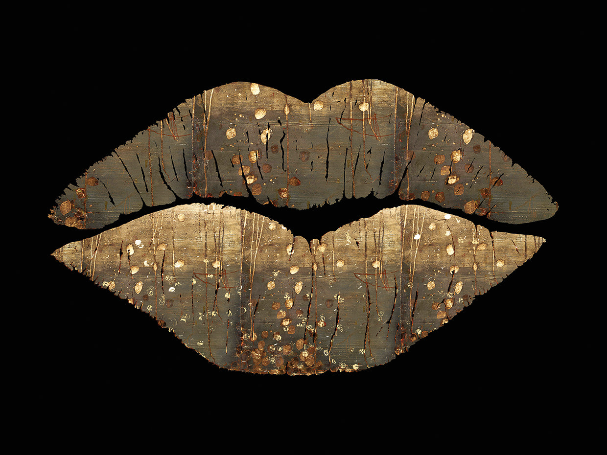 Golden Motes Kiss