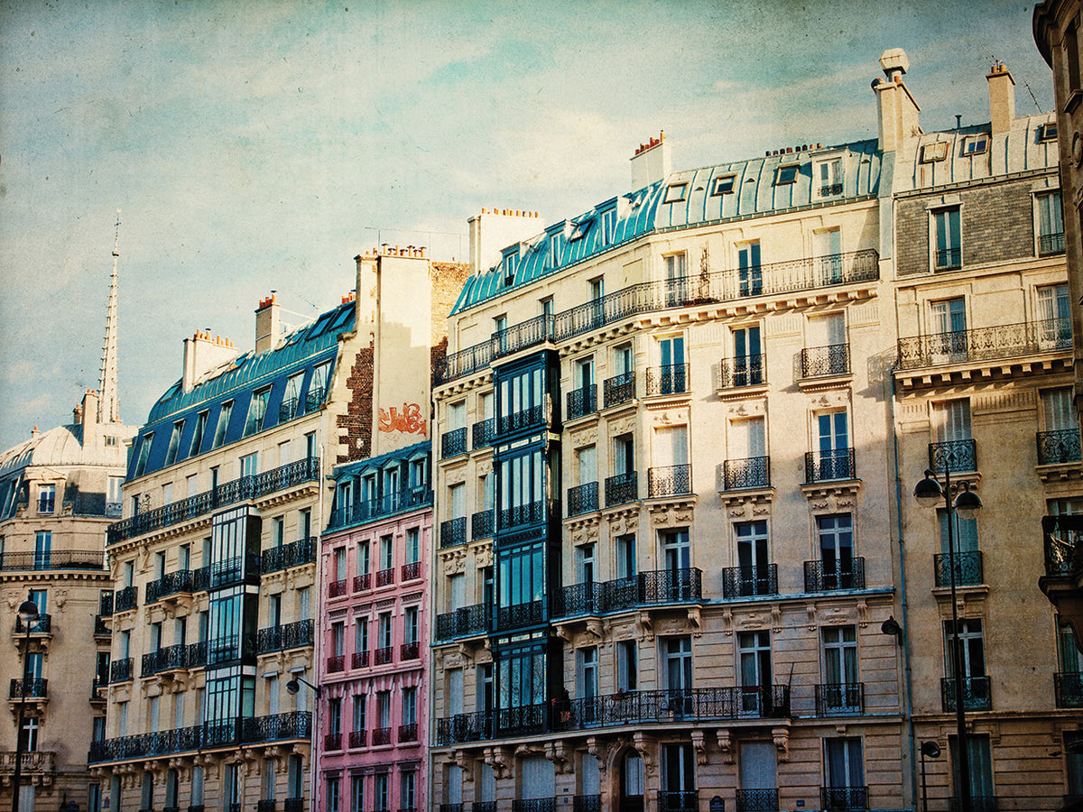 Sunny Day Stroll in Paris