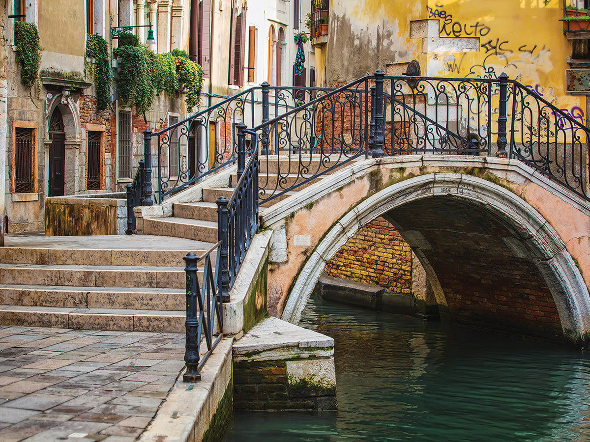 Color Washed Bricks in Venice