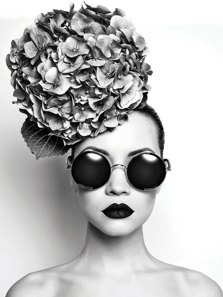 Sombrero de Hortensia en Elegante Lienzo Gris
