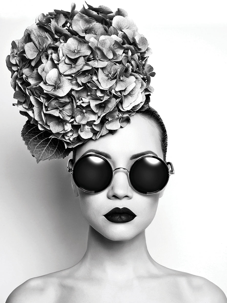 Sombrero de Hortensia en Elegante Lienzo Gris