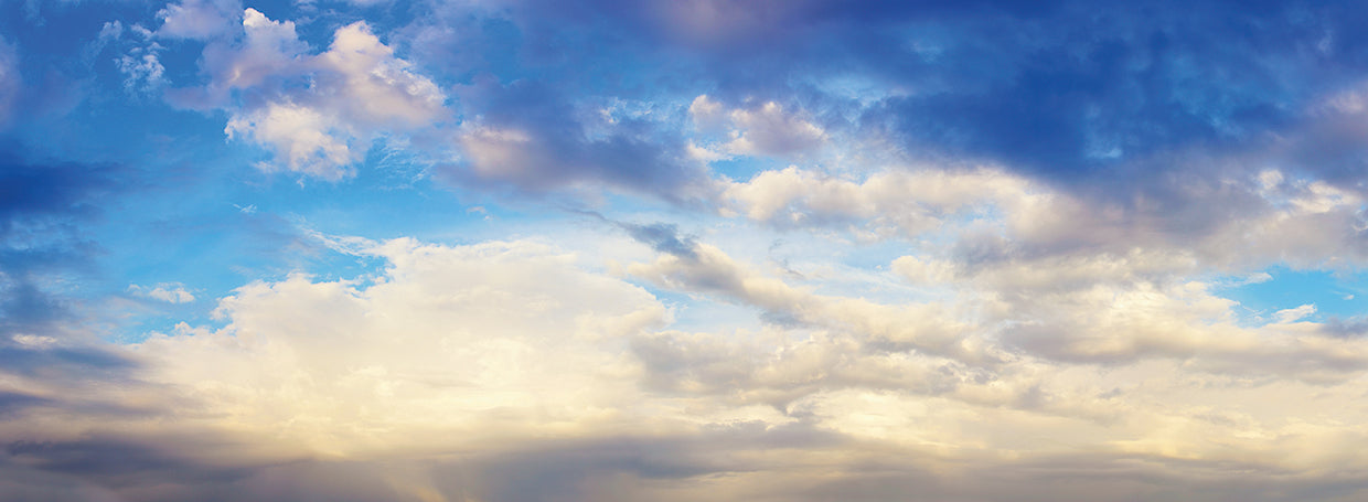 Arte de lienzo de nubes de barrido de cielo azul