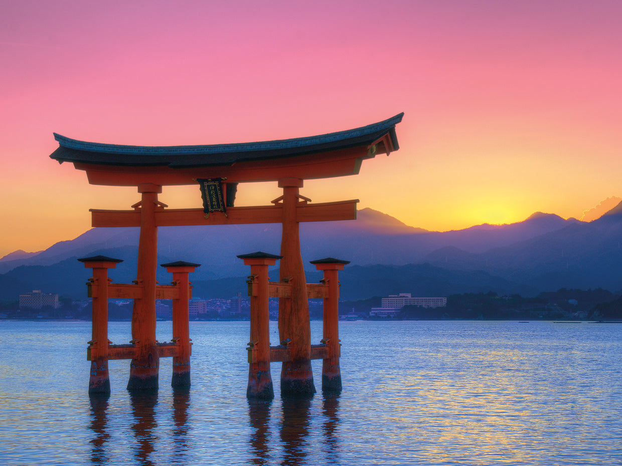 Puerta japonesa del atardecer Lienzo