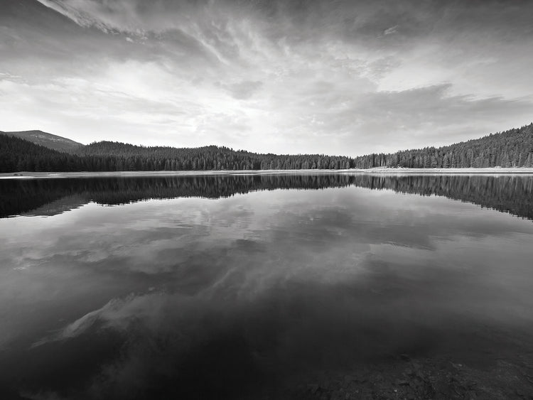 Asomándose sobre el lago Lienzo