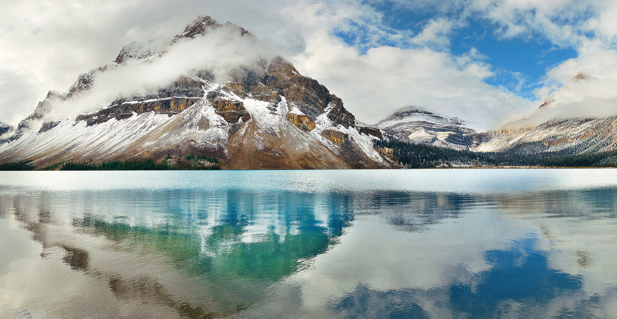 Arte de la lona de los picos nevados de Banff del lago Bow