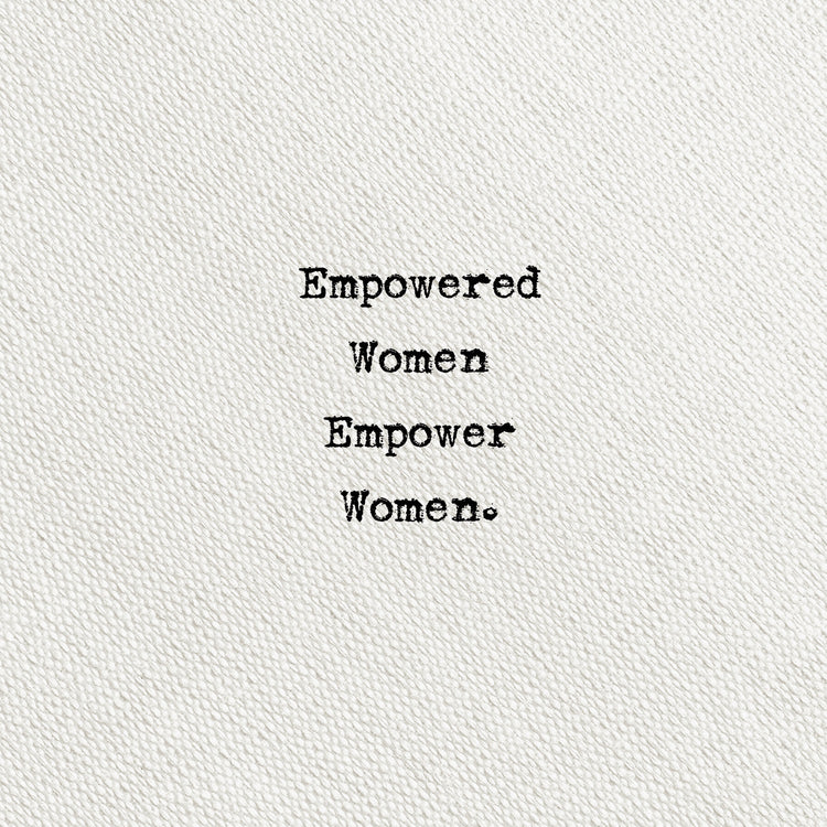 Escribe en Ivory Empowered Lienzo