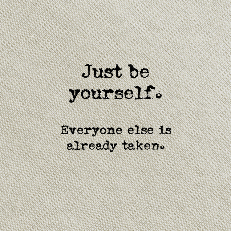 Escribe en Taupe Be Yourself Lienzo
