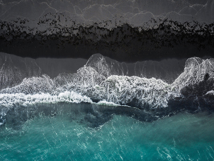 Hennen - Black Beach