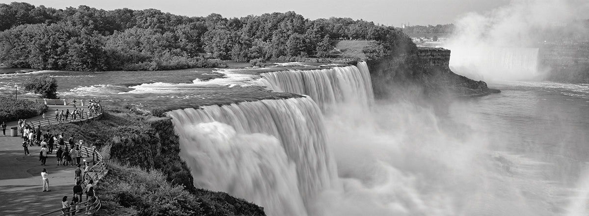 Misting Niagra Falls