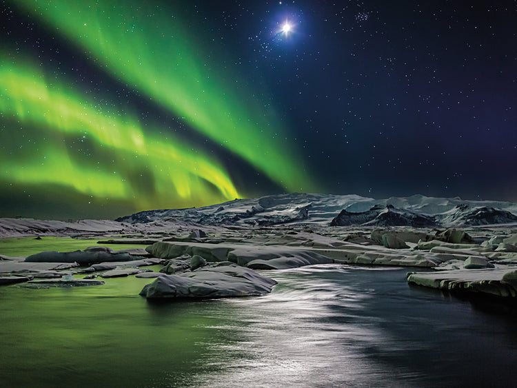 Aurora boreal iluminada por la luna Lienzo