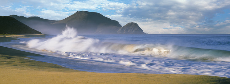 Playa rompiendo olas Lienzo