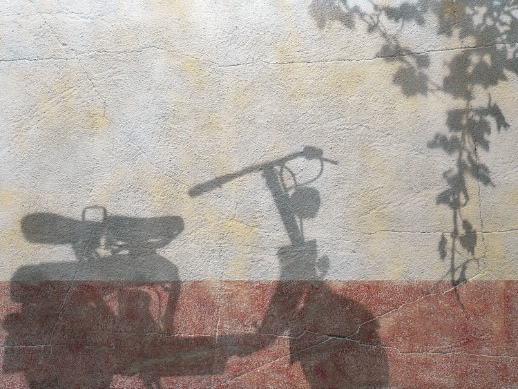 OLD MOTORBIKE SHADOW