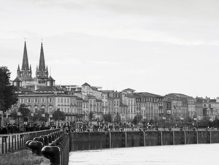 Frente al río de Burdeos Lienzo