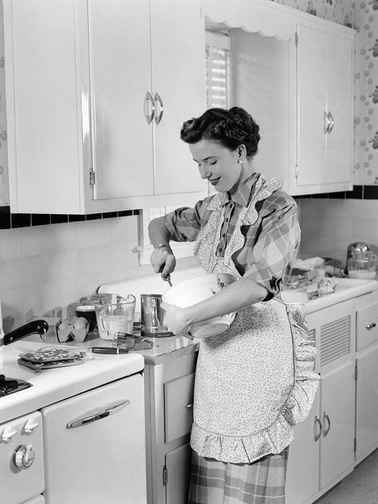 Vintage Mom Baking
