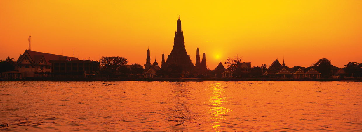 Puesta de sol sobre el Wat Lienzo
