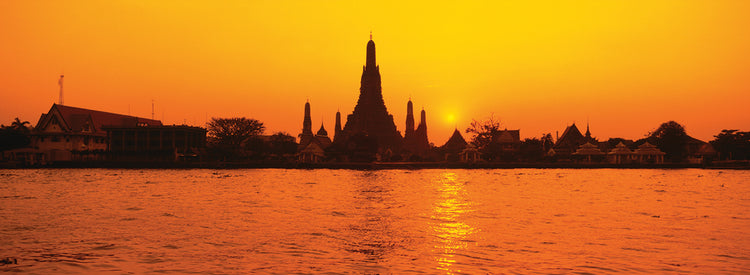 Puesta de sol sobre el Wat Lienzo