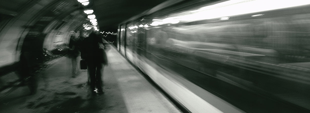 Metro de Londres corriendo Lienzo