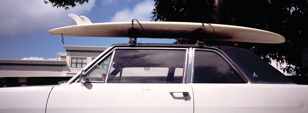 Tabla de surf en el auto Lienzo