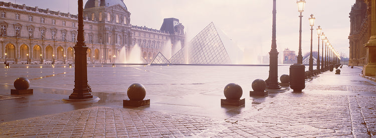 El Louvre al amanecer Lienzo