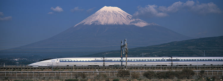 Tren bala por la montaña Lienzo