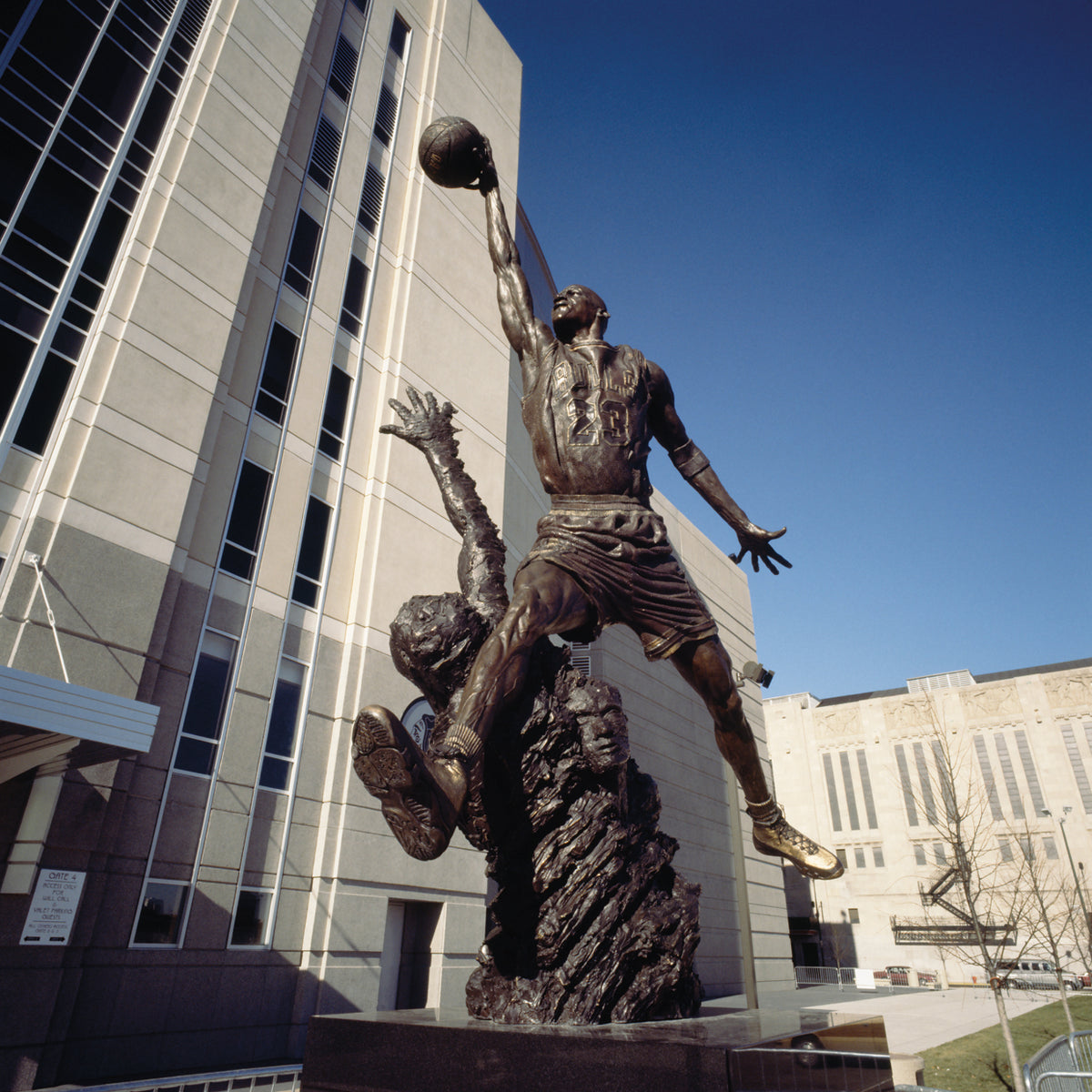 Michael Jordan Statue