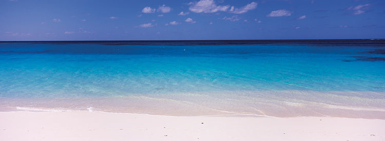 Shoal Bay Beach Waves