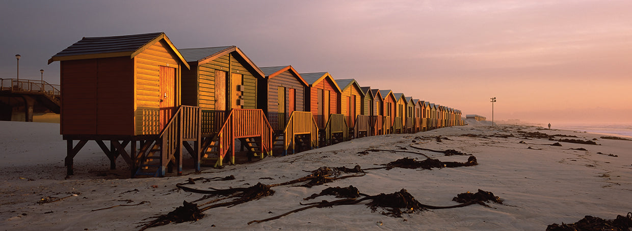 Cabañas de playa en False Bay Lienzo