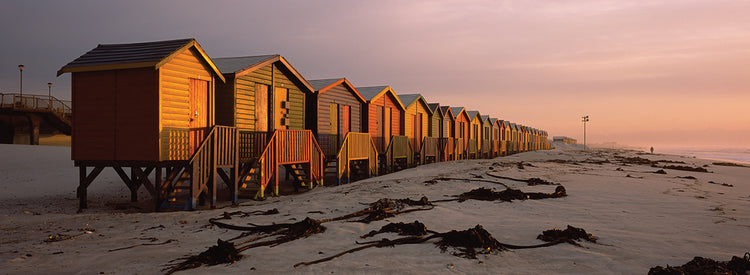 Cabañas de playa en False Bay Lienzo