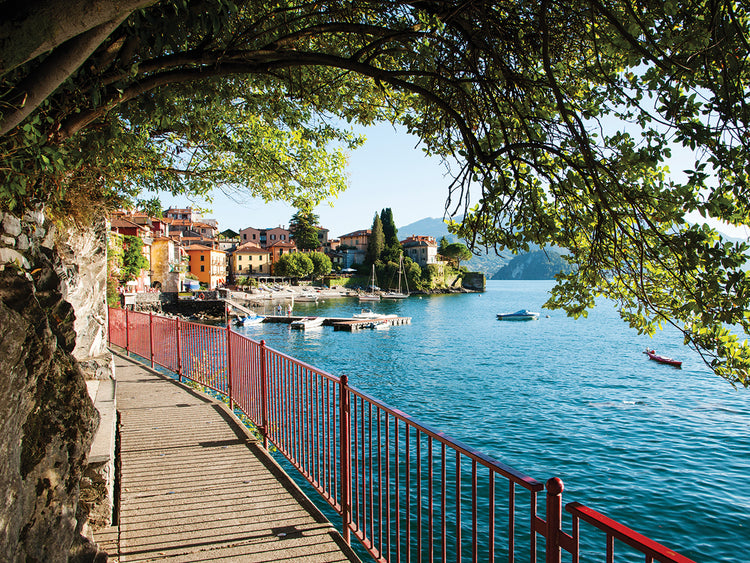 Pasarela a lo largo del lago de Como Lienzo