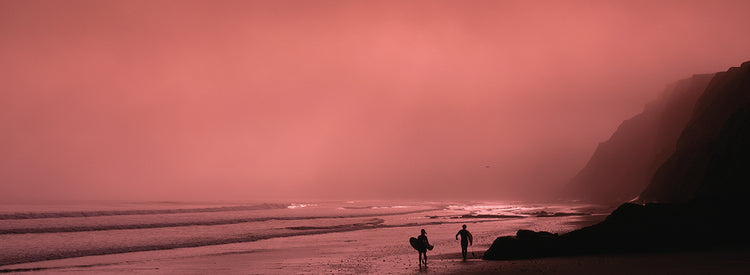 USA, California, surfers
