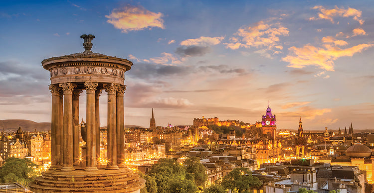 Magical sunset over Edinburgh - Panoramic View
